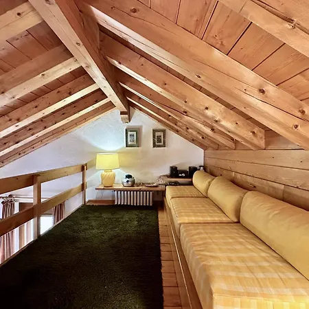 아파트 Classy 4 Bedroom Few Steps From Centre