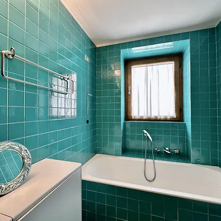 Classy 4 Bedroom Few Steps From Centre 코르티나 담페조